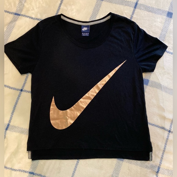Nike Tops - nike short sleeve tshirt